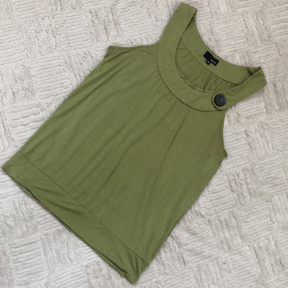 Zinc sleeveless top button detail Size Medium